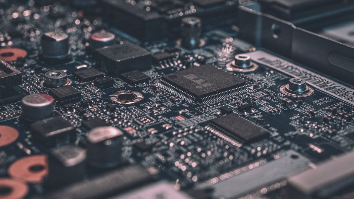 The scale of computing power behind modern AI is driving unprecedented investment in data centers across the United States. (Illustrative image)